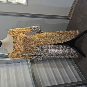 Tiger print off‎ shoulder elastic top flowing kimono style shirt size Medium